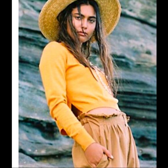 FREE PEOPLE FP Beach Womens Crew Neck Crop Sweater Top in Golden Orange Size XS - Picture 3 of 8